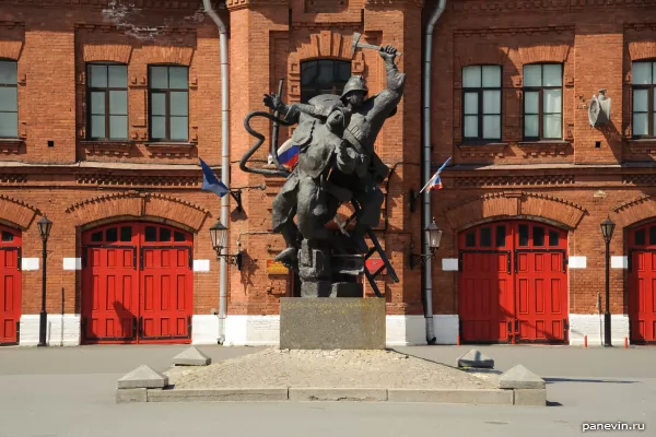 Monument to the feat of firefighters from besieged Leningrad