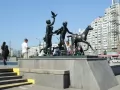 Скульптурная композиция «Бегущие дети»